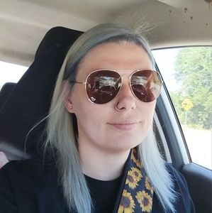 Meet your Posher, Kayla